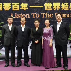 偷拍老头老太太性爱
